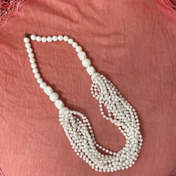 Necklace/White Beads EUC - Picture 2 of 3